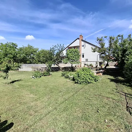 Melissza Vendeghaz Lejlighed