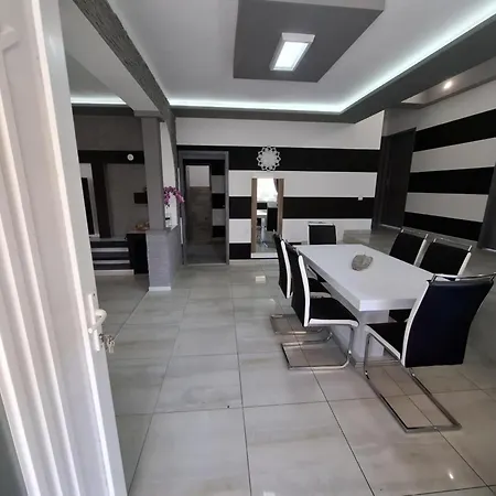 Melissza Vendeghaz Daire *